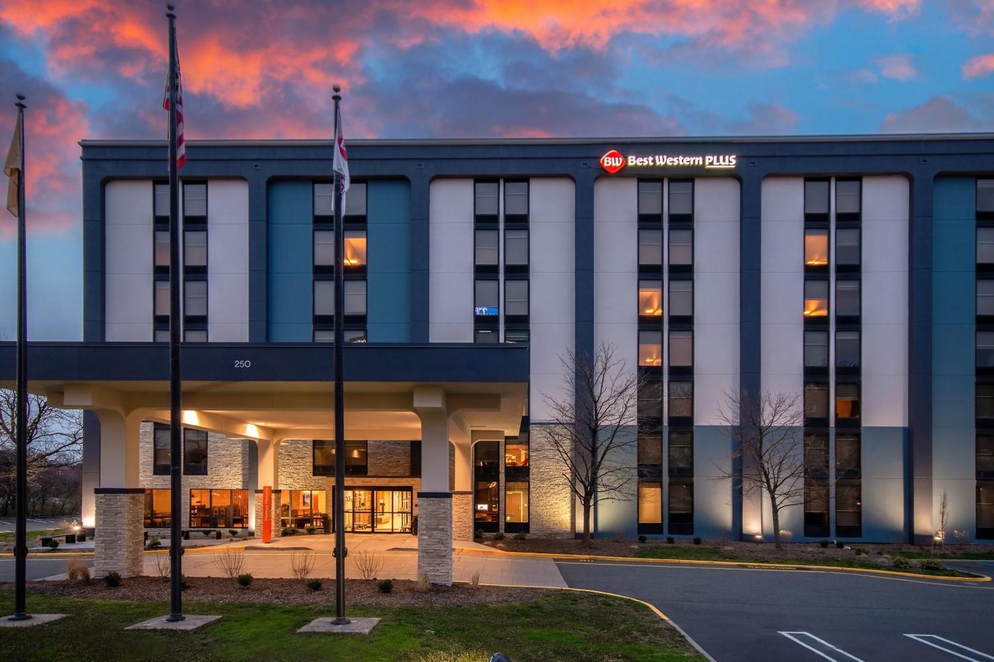 Best Western Plus Meadowlands Secaucus Dış mekan fotoğraf